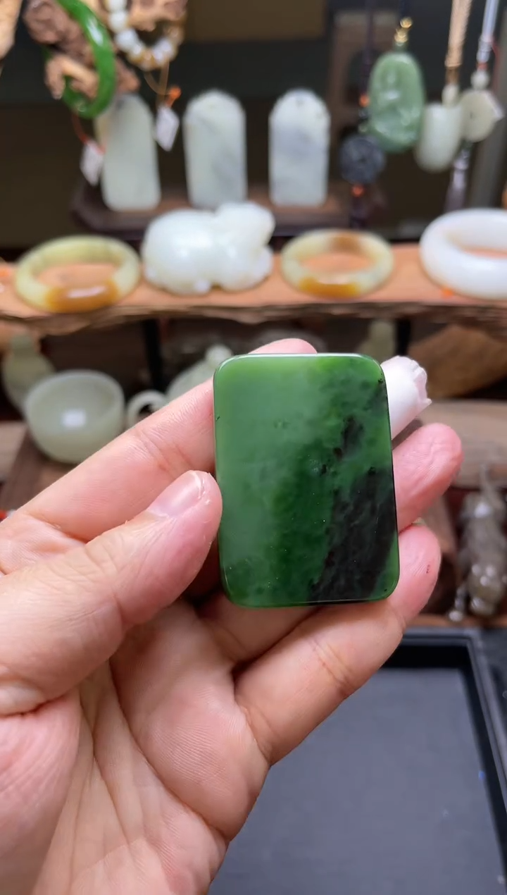 【闪购商品】和田玉吊坠未镶嵌俄罗斯碧玉聚红皮光面无事牌