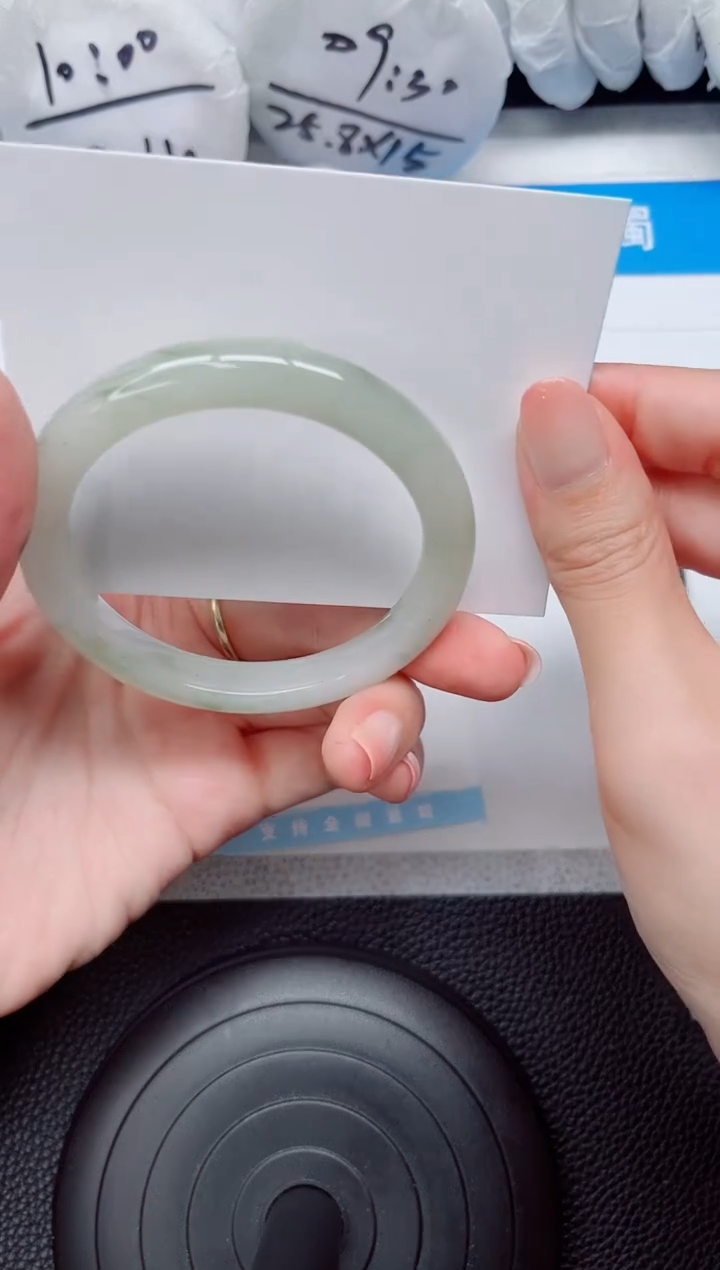 石英质玉手镯未镶嵌172-56.7