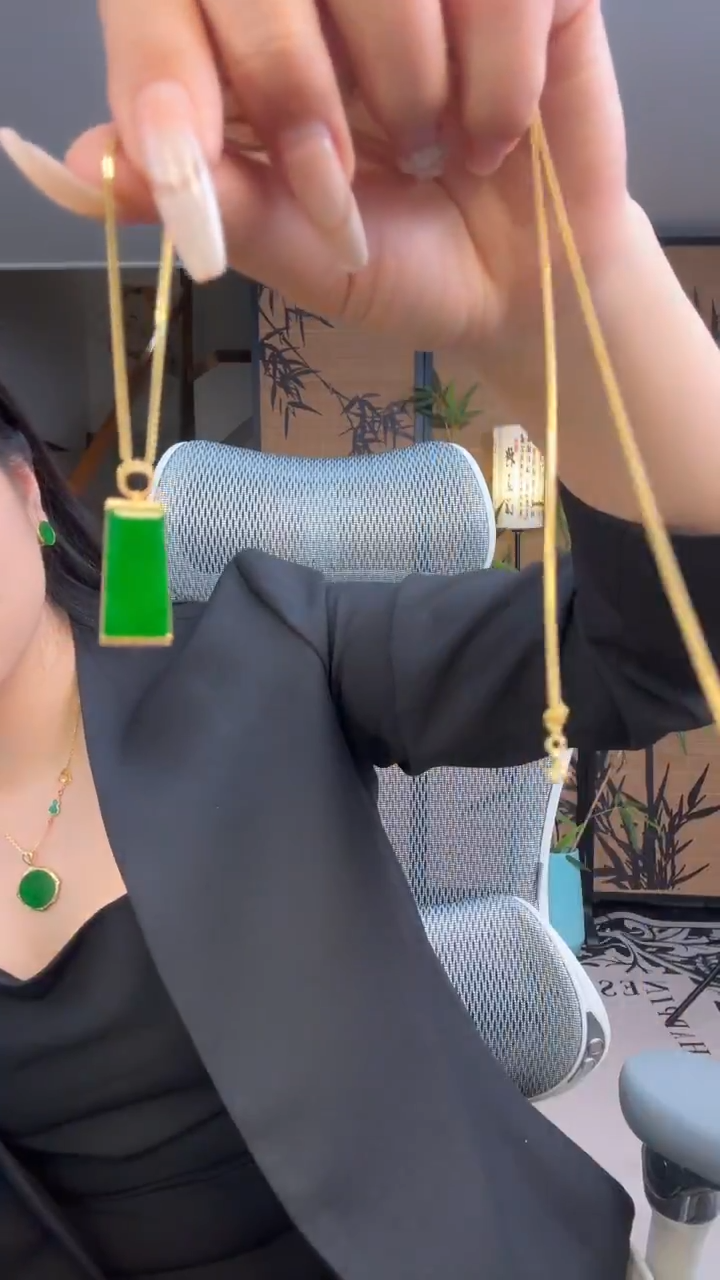 吊坠(不含链)18K金镶嵌翡翠天然缅甸A货翡翠18K吊坠
