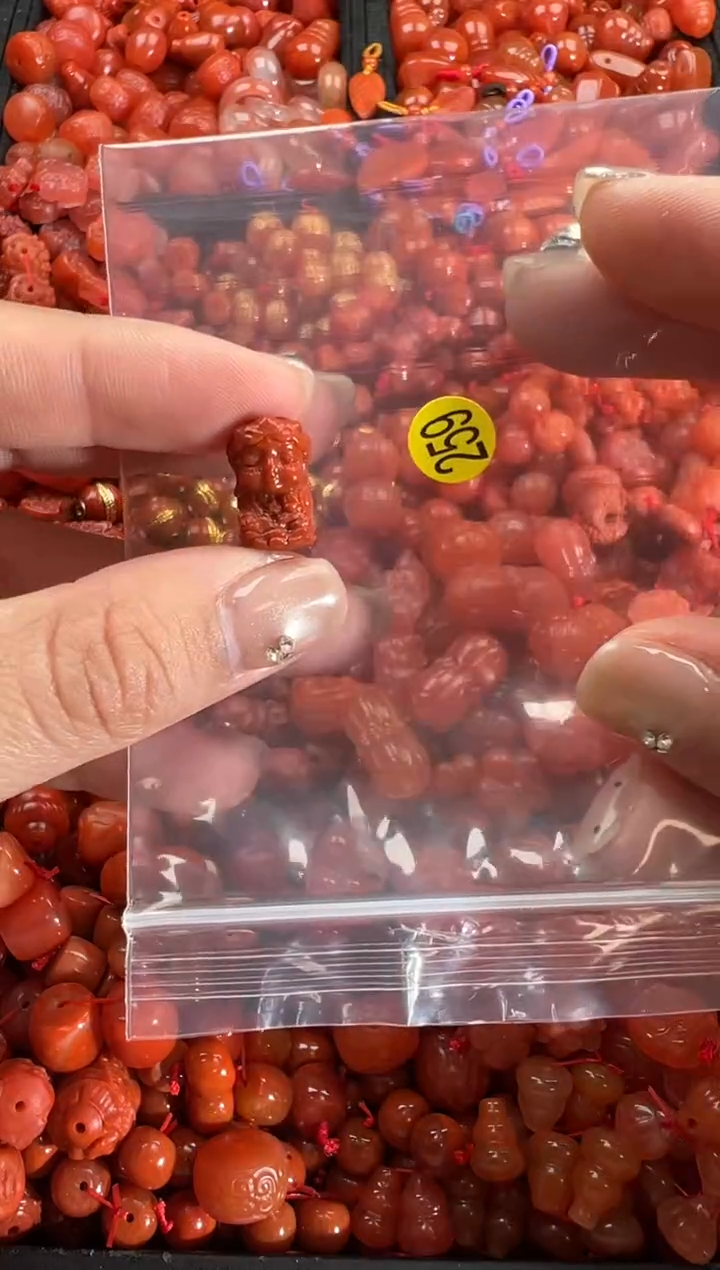 【闪购商品】南红玛瑙颈饰未镶嵌1