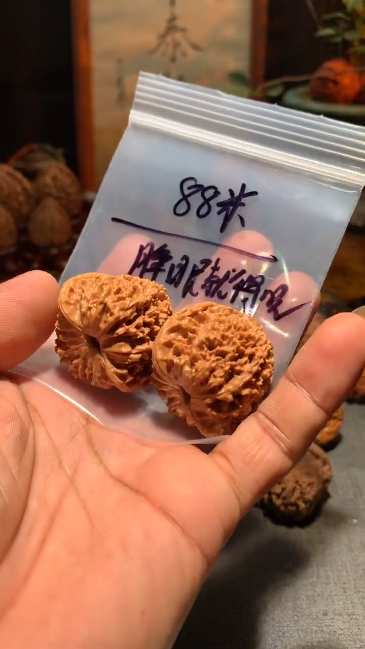 把件桃核睁***吃丰泰文玩  满天星  40 尺寸