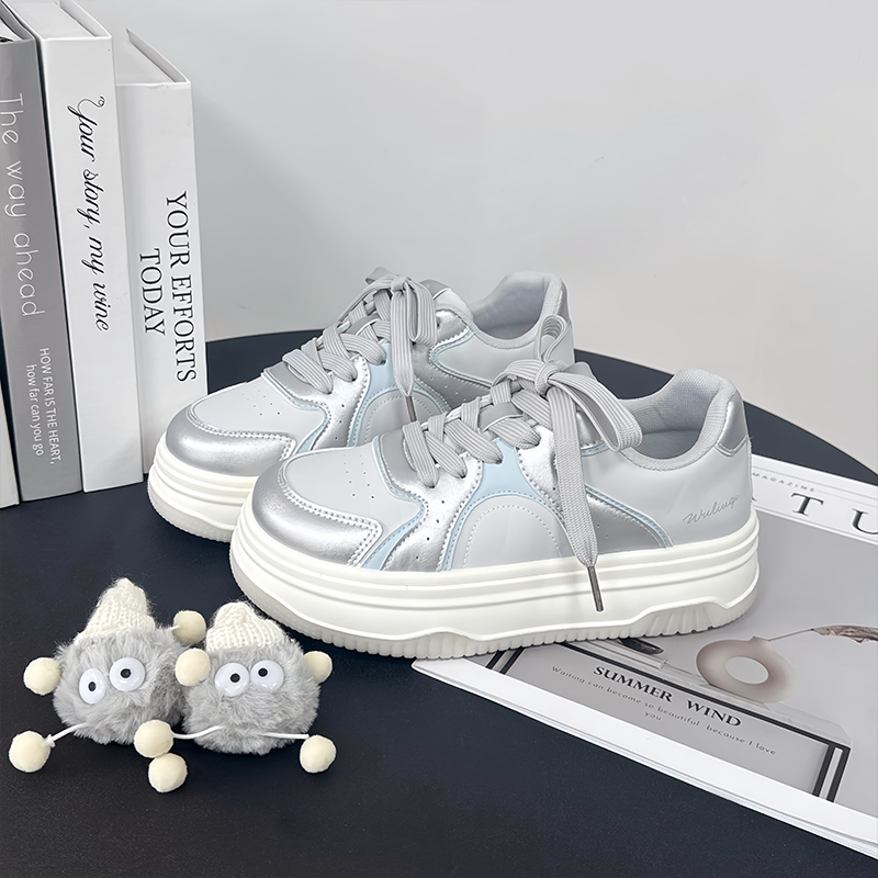 巫六七女鞋2025秋季新款休闲百搭简约厚底耐磨舒适透气学生板鞋