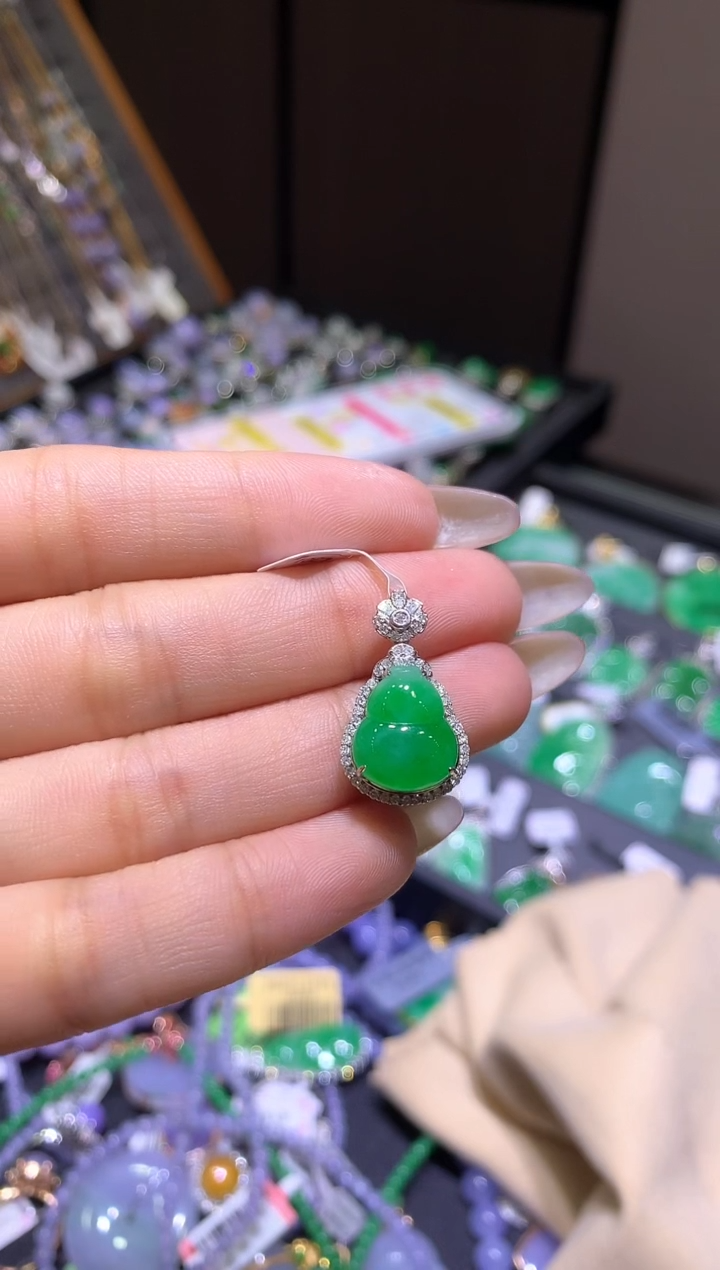 【闪购商品】翡翠吊坠(不含链)18K金镶嵌葫芦