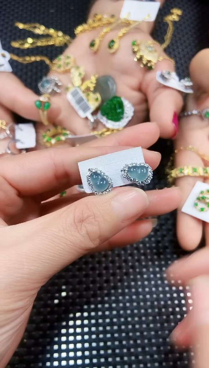 【闪购商品】翡翠耳饰未镶嵌111111111