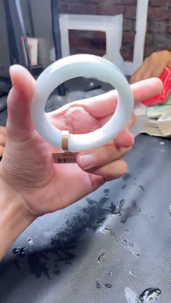 【闪购商品】定制翡翠手镯未镶嵌发一件/DDI02473