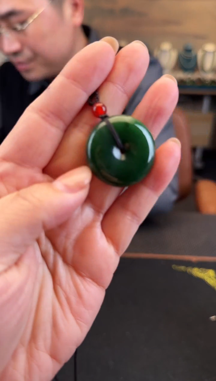 颈饰未镶嵌和田玉平安扣