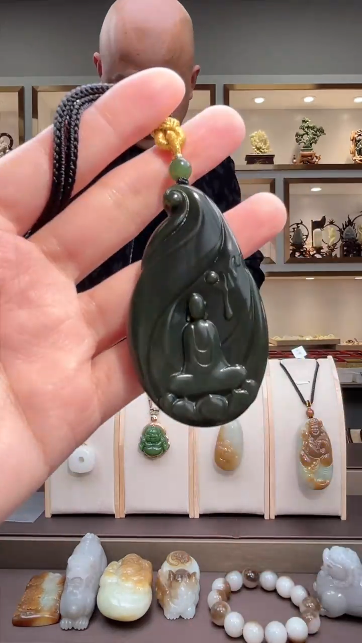 颈饰未镶嵌和田玉苏