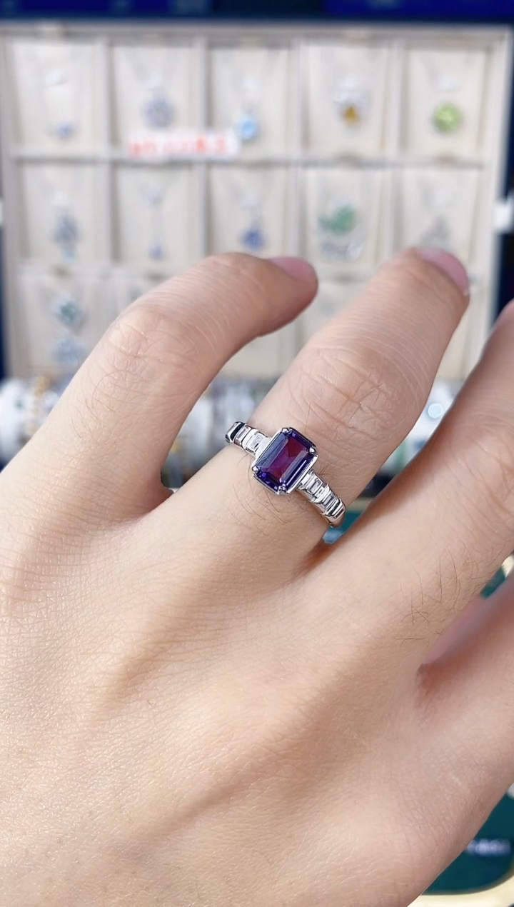 【闪购商品】紫晶戒指银S925镶嵌带证书