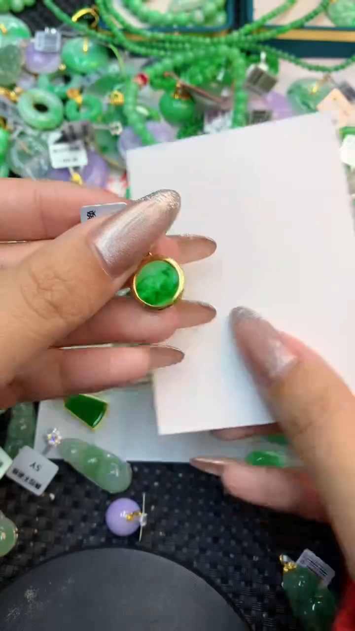 颈饰未镶嵌翡翠1