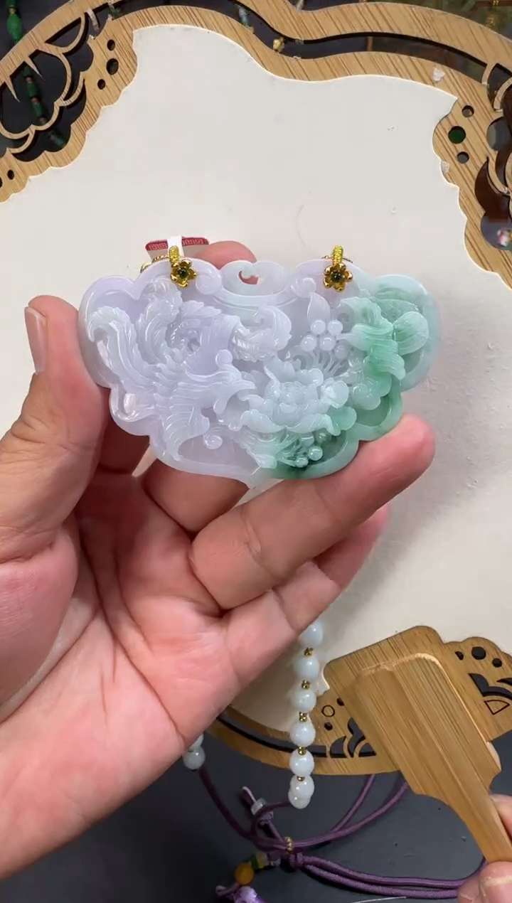 【闪购商品】翡翠颈饰未镶嵌牌子