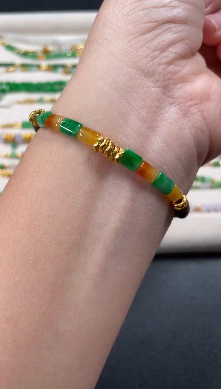 足金镶嵌手串翡翠一条   P539