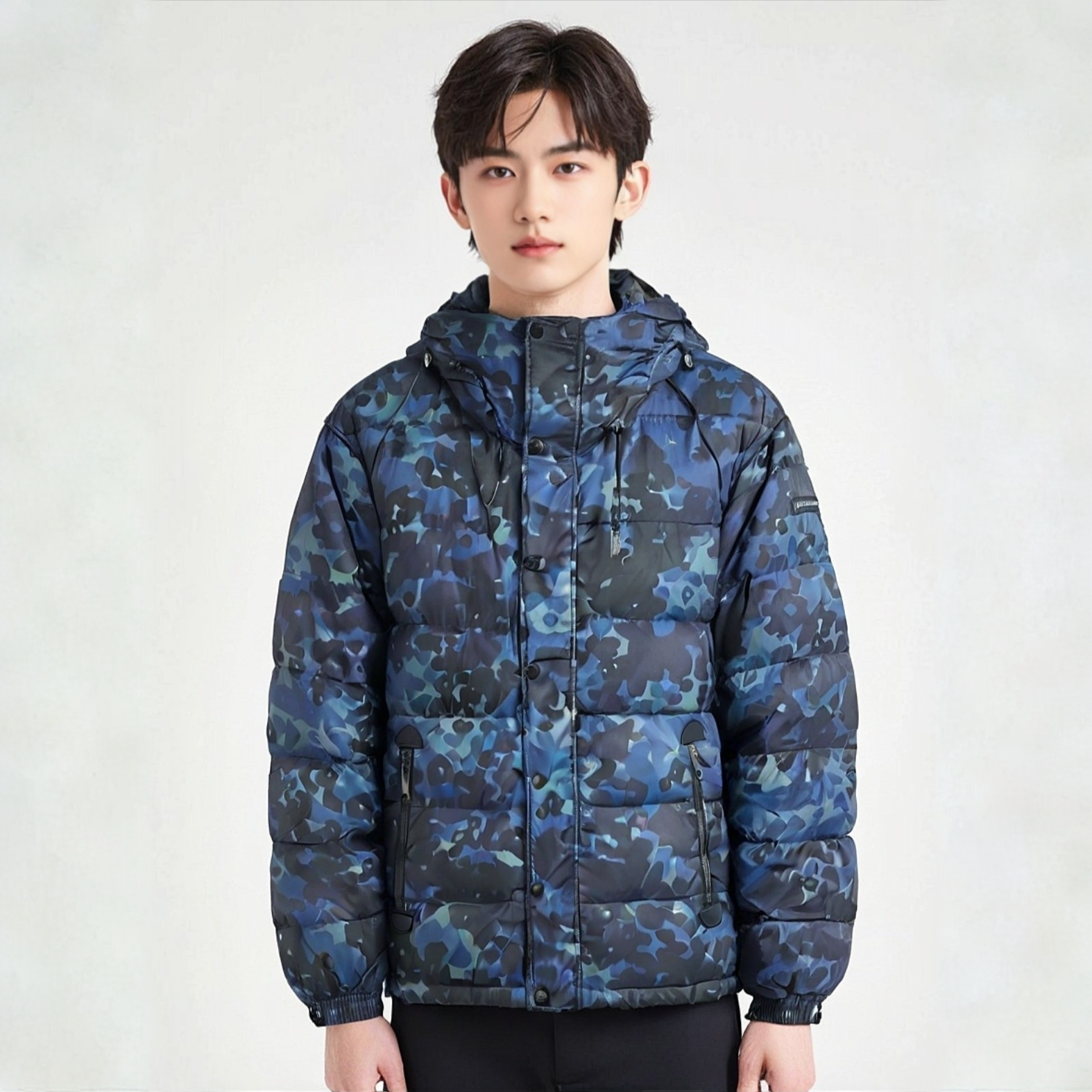 未使用 BURBERRY/博柏利 MXCC 迷彩皮标logo羽绒服 蓝黑色 M、L码
