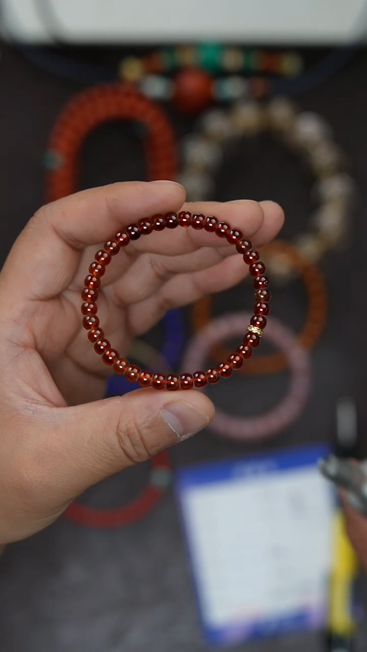 石榴石手串未镶嵌石榴石手串