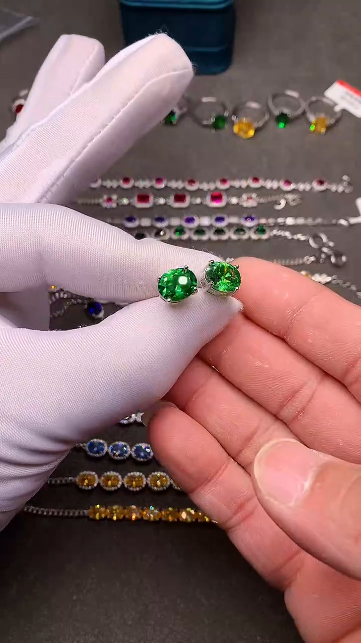 【闪购商品】石榴石（沙弗莱）耳饰银S925镶嵌......