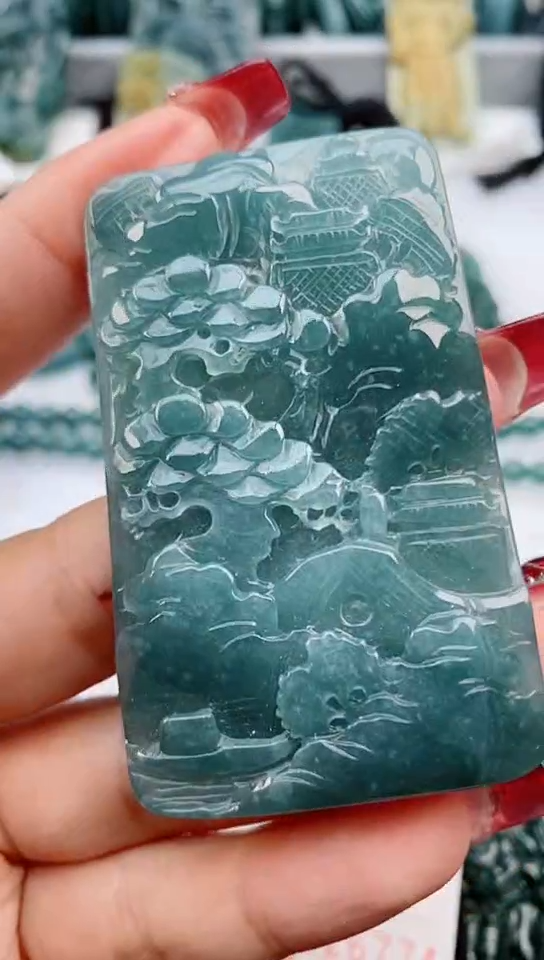 【闪购商品】翡翠颈饰未镶嵌             