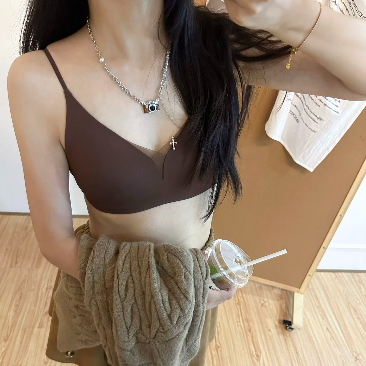 爆款美背暖肌透气三角杯无痕女薄款小胸网红防下垂调整型性感罩