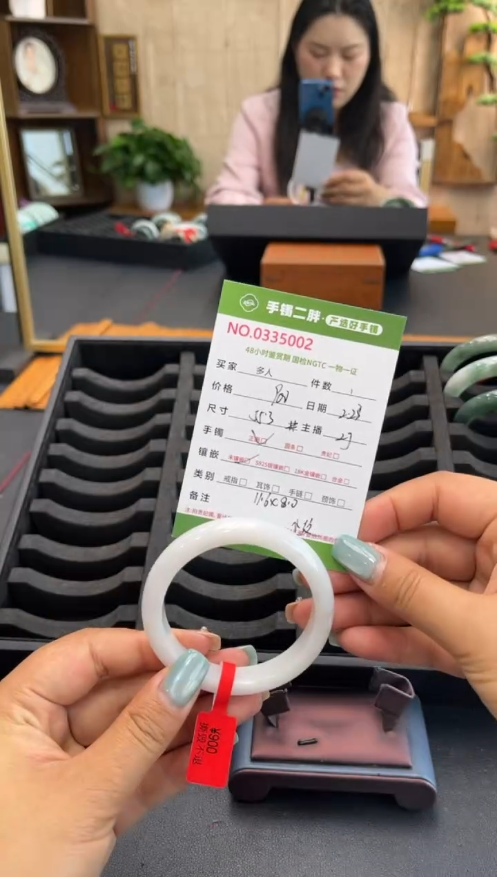 【闪购商品】翡翠手镯未镶嵌多人