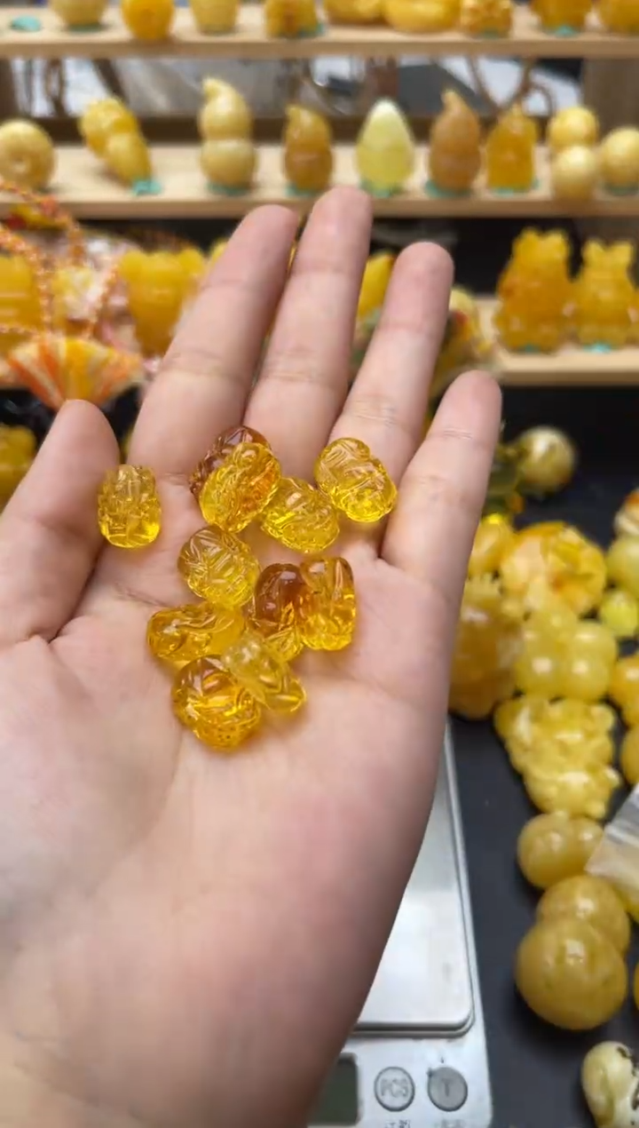 琥珀未镶嵌珠宝奇石055琥珀蜜蜡微瑕多样性随机发其一