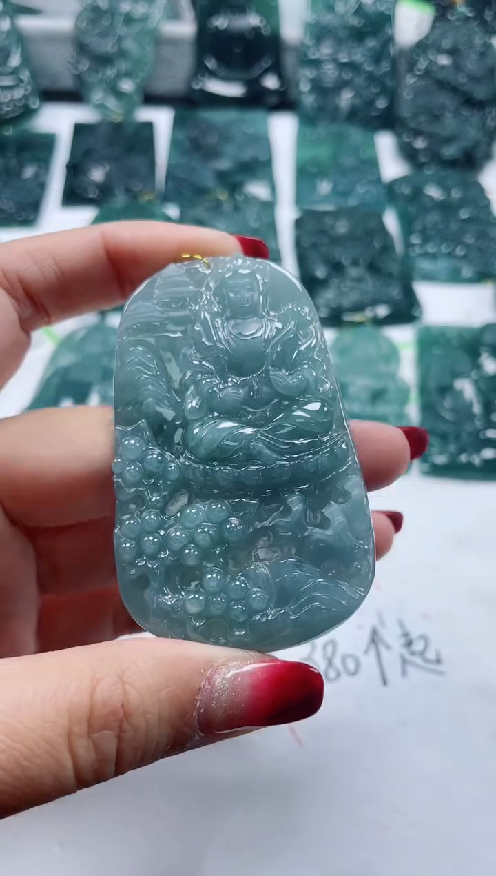 【闪购商品】翡翠颈饰未镶嵌              
