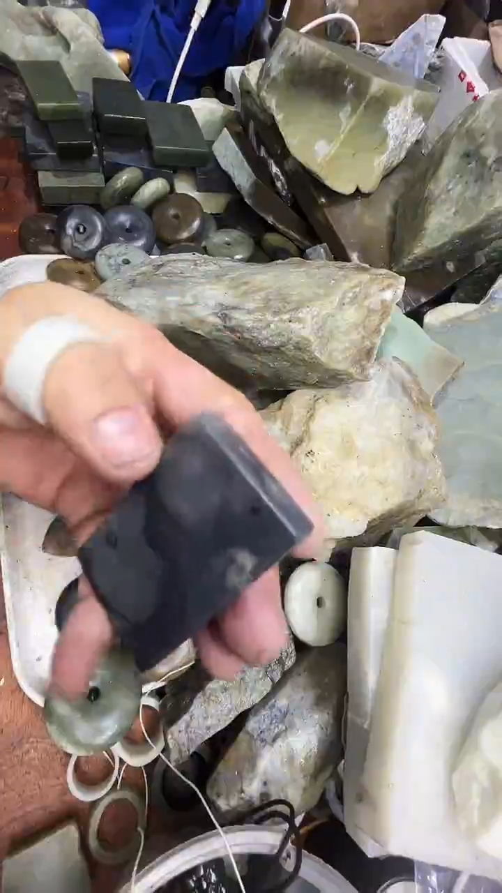 未镶嵌和田玉珠宝半成品牌子