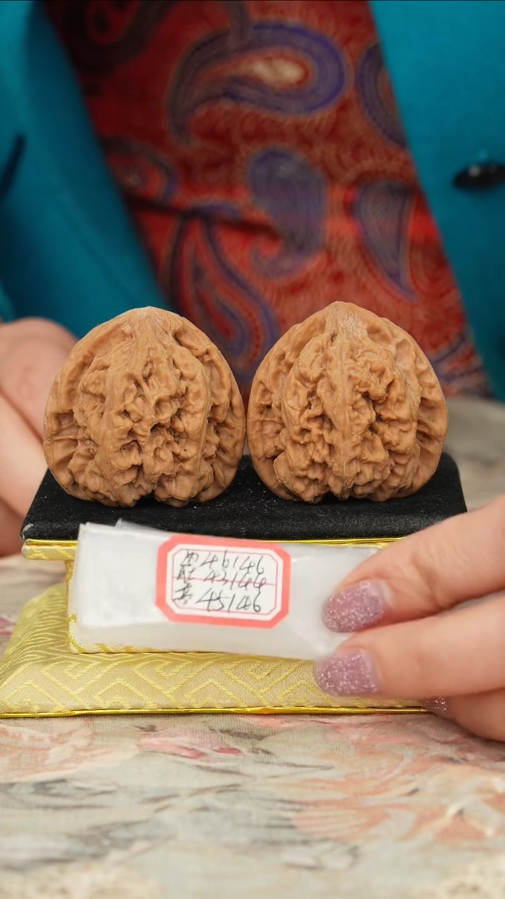 【闪购商品】文玩核桃把件非嫁接大粗筋有修