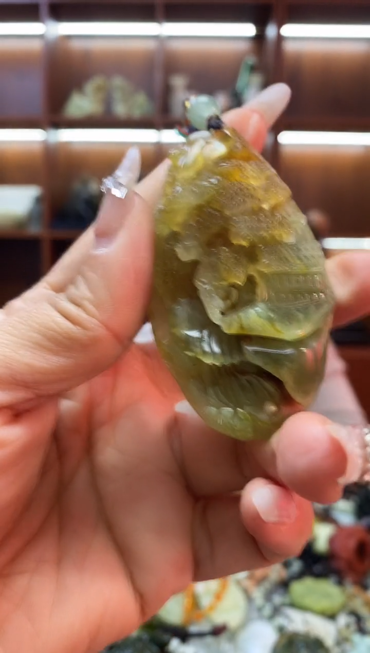 未镶嵌岫玉吊坠   