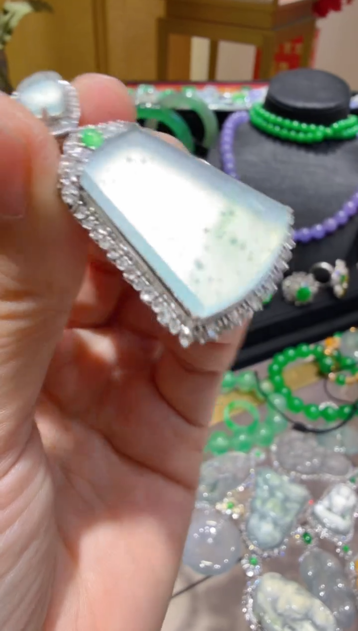 吊坠(不含链)18K金镶嵌翡翠多样性团购发一件