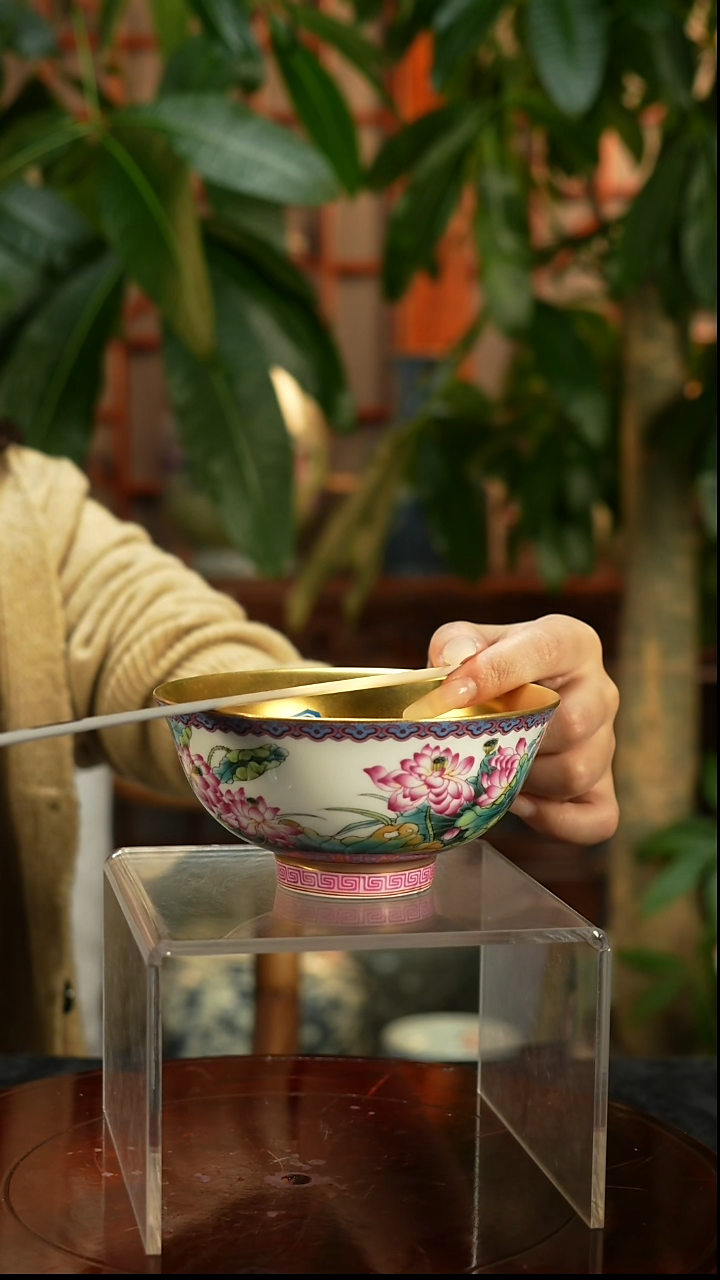 其他瓷粉彩小碗一只