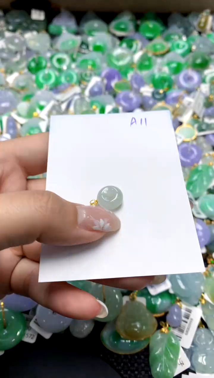 【闪购商品】翡翠颈饰18K金镶嵌1111111111111