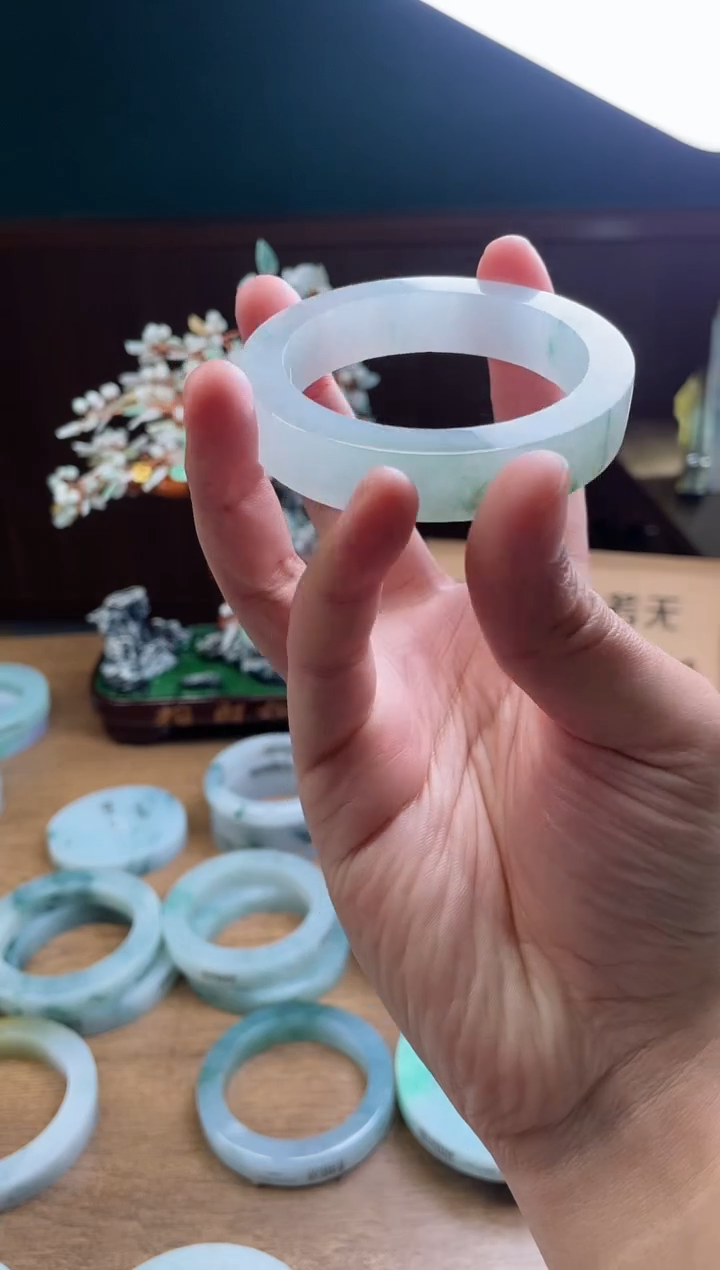 【闪购商品】定制翡翠手镯未镶嵌定制