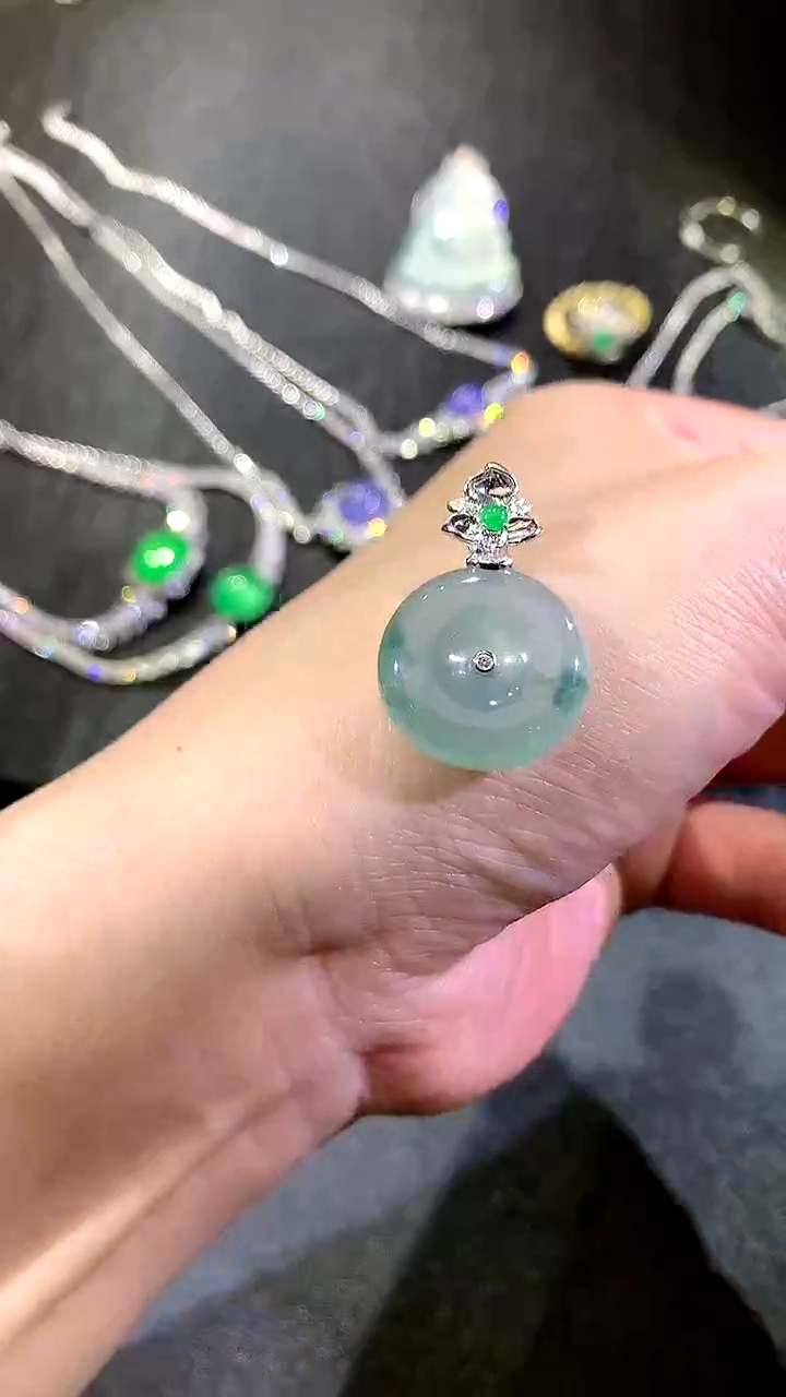 【闪购商品】翡翠吊坠(不含链)18K金镶嵌98-扣子