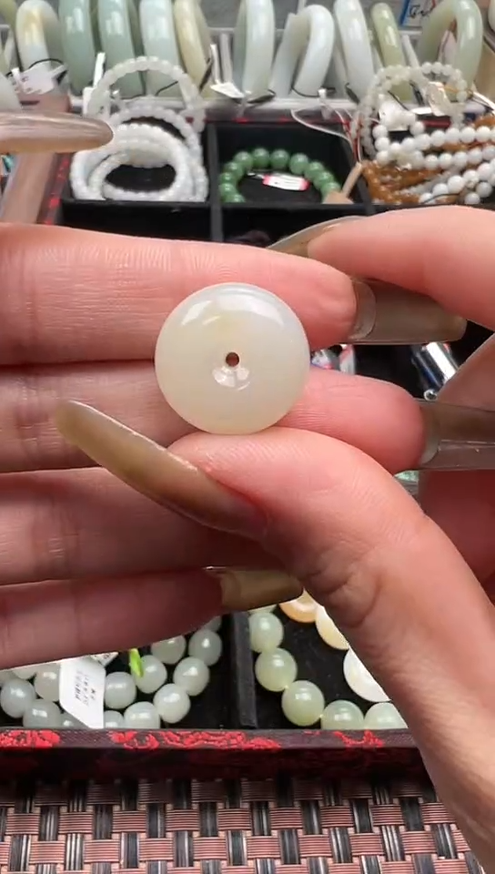 【闪购商品】和田玉吊坠(赠链)未镶嵌且末料金山白玉平安扣4.6克