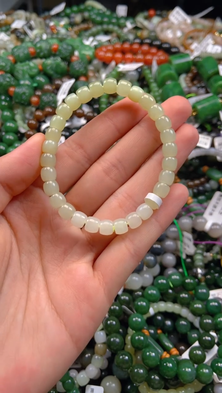 和田玉未镶嵌颈饰1