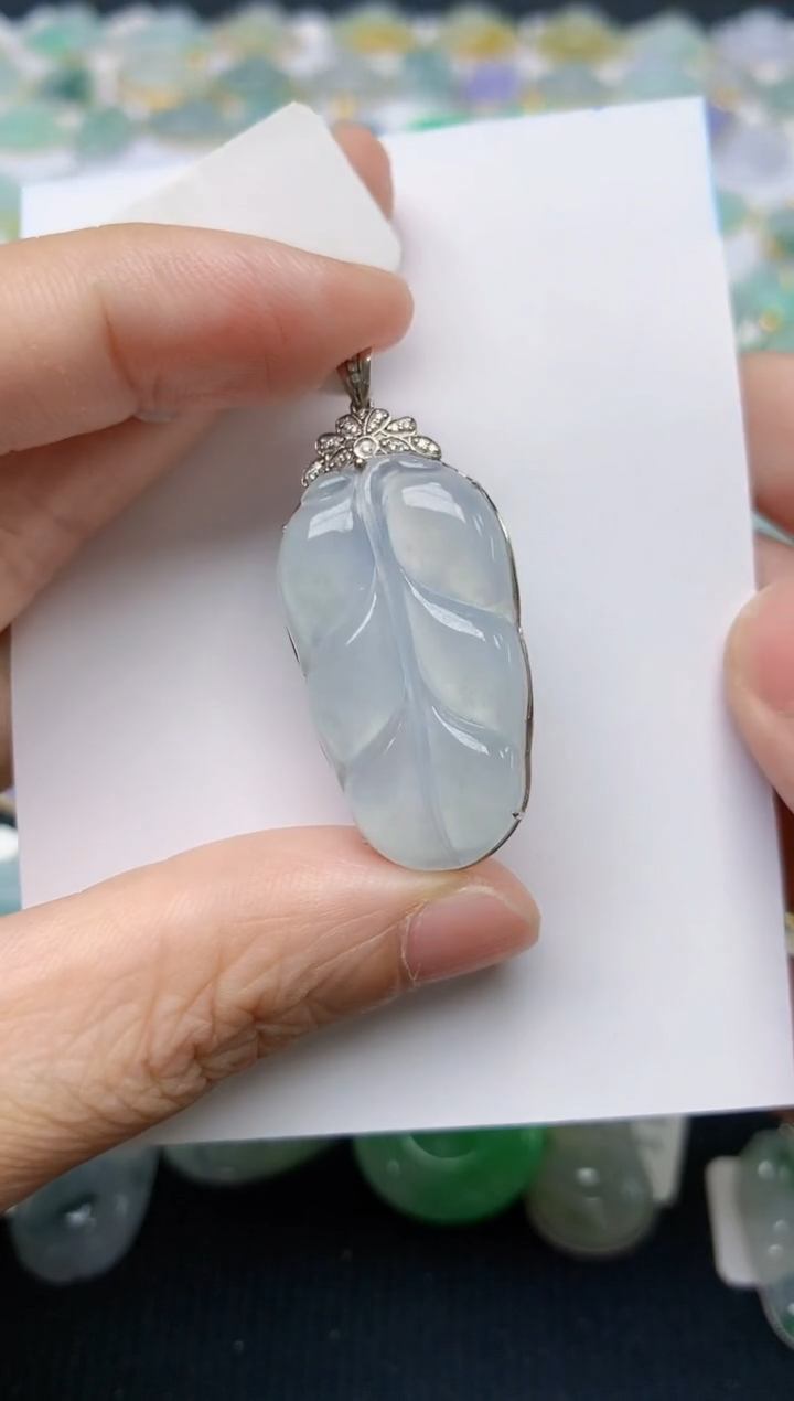 翡翠18K金镶嵌颈饰天然缅甸A货翡翠