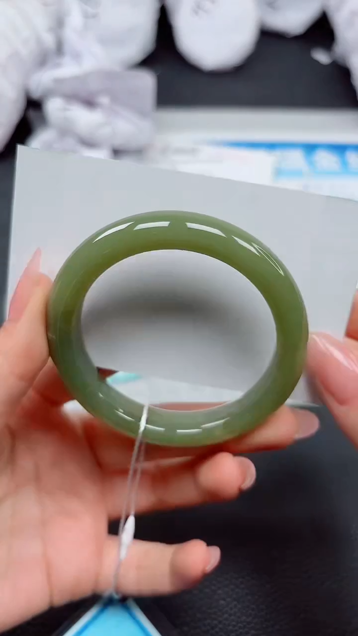 【闪购商品】和田玉手镯未镶嵌A673