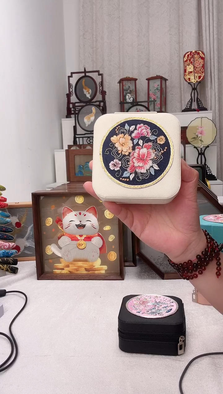 扇子苏绣作品手工首饰盒
