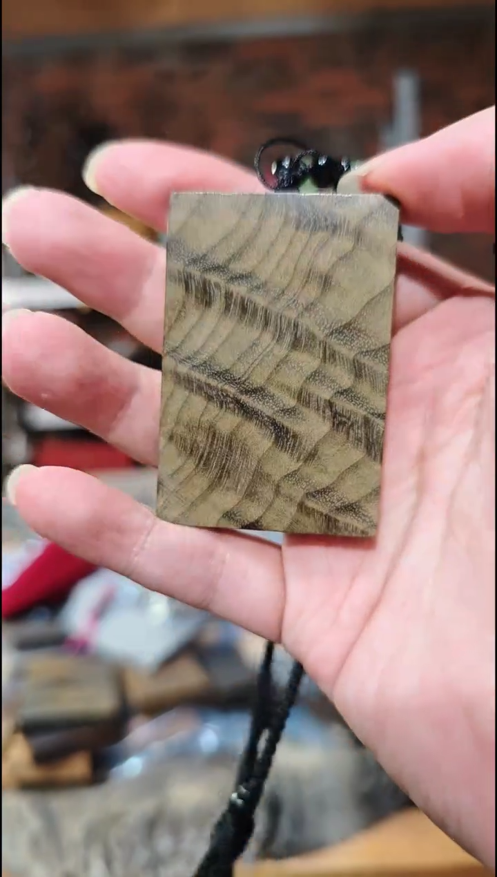 金丝楠无事牌脖挂