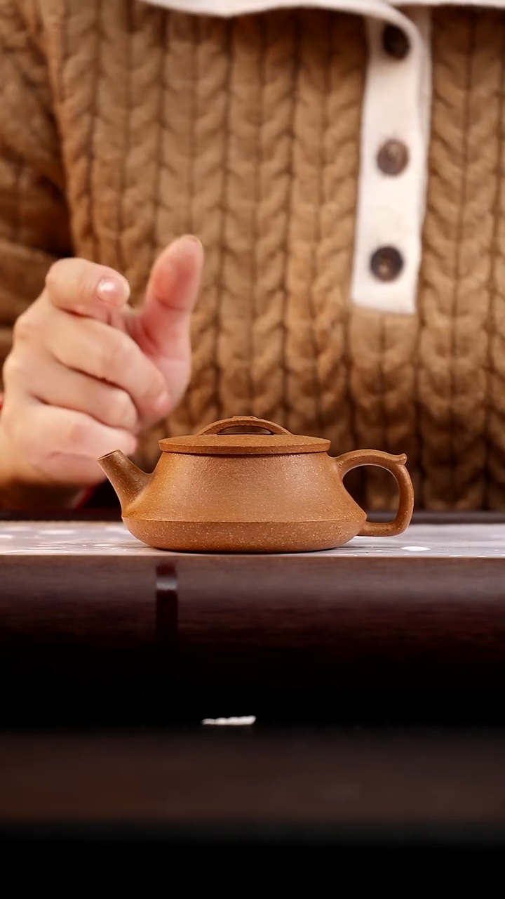 茶壶紫砂降坡泥凌寒