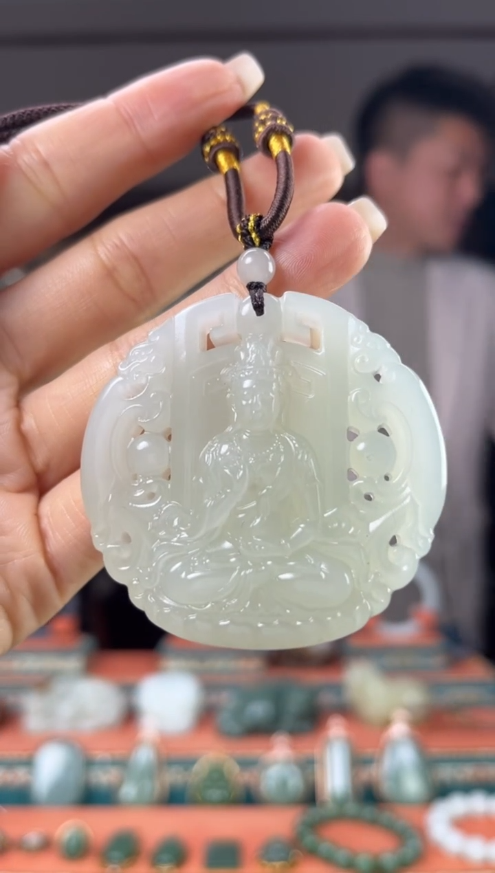 颈饰未镶嵌和田玉佩佩