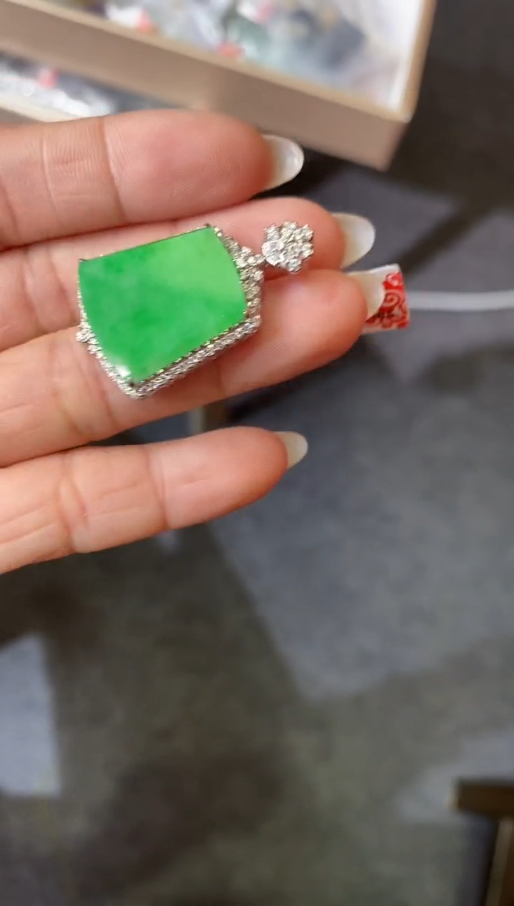 翡翠18K金镶嵌吊坠(不含链)无事牌