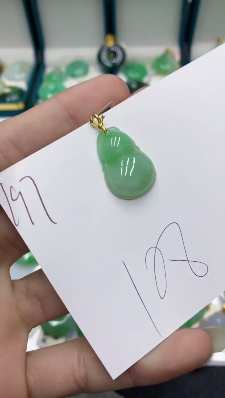 【闪购商品】翡翠颈饰18K金镶嵌翡翠