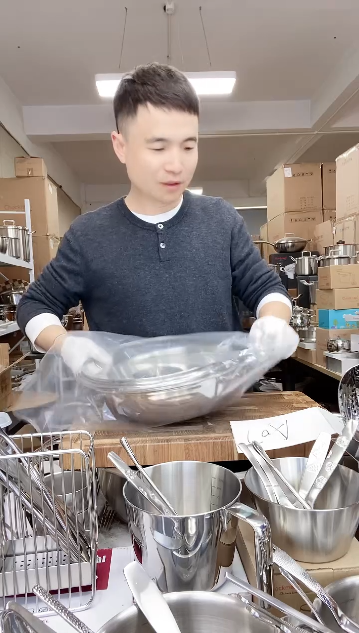 A07 微瑕致巧卓德铭26cm双耳炒锅