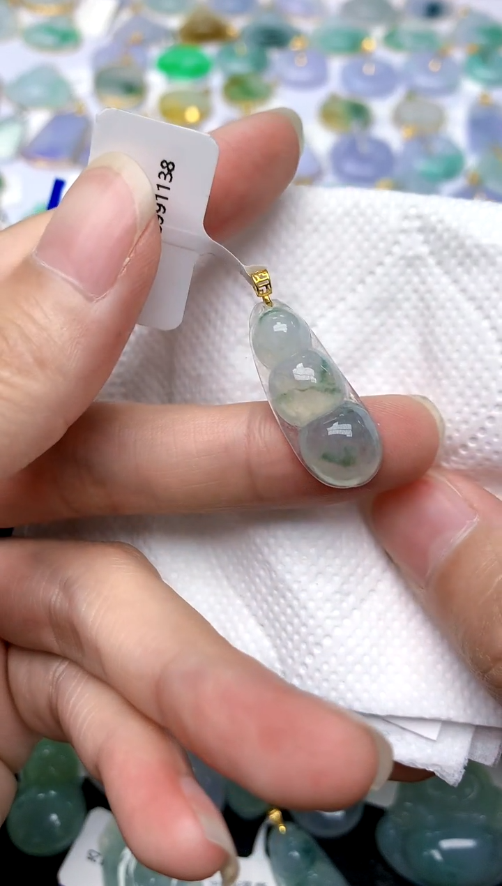 翡翠18K金镶嵌颈饰天然A货翡翠