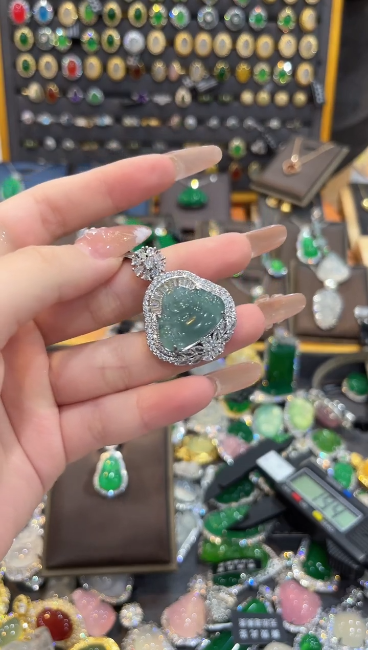 【闪购商品】翡翠吊坠(不含链)未镶嵌1