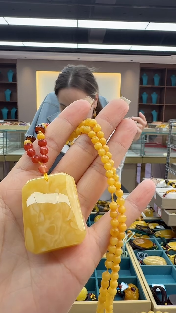 琥珀颈饰未镶嵌230秒拍号 假一罚三 