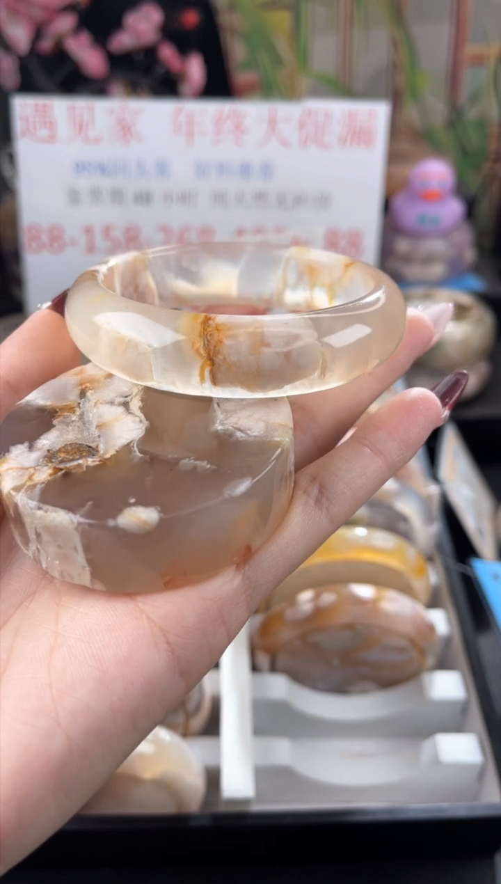 【闪购商品】石英质玉手镯未镶嵌59