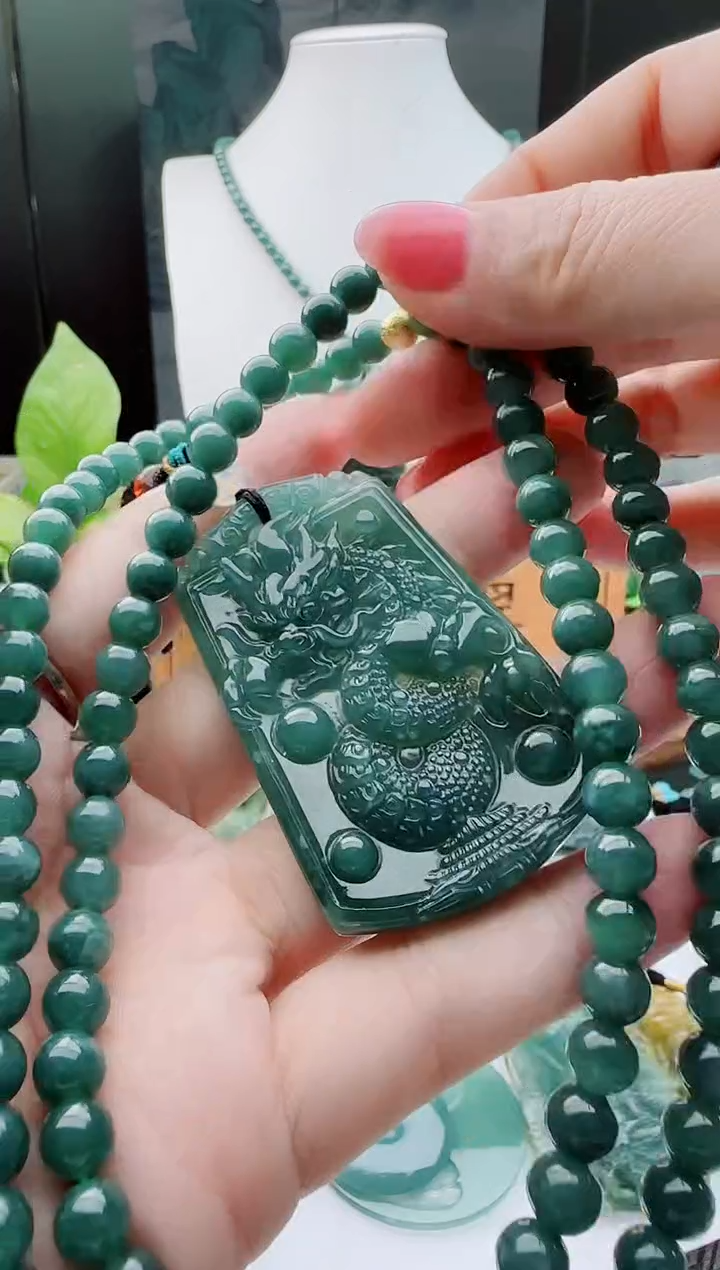【闪购商品】翡翠颈饰未镶嵌多样性随机一件发货