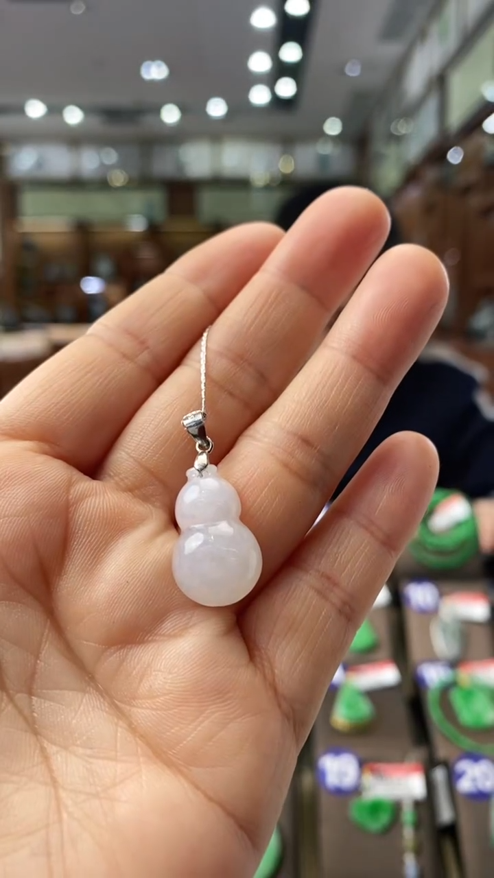 【闪购商品】翡翠颈饰银S925镶嵌葫芦