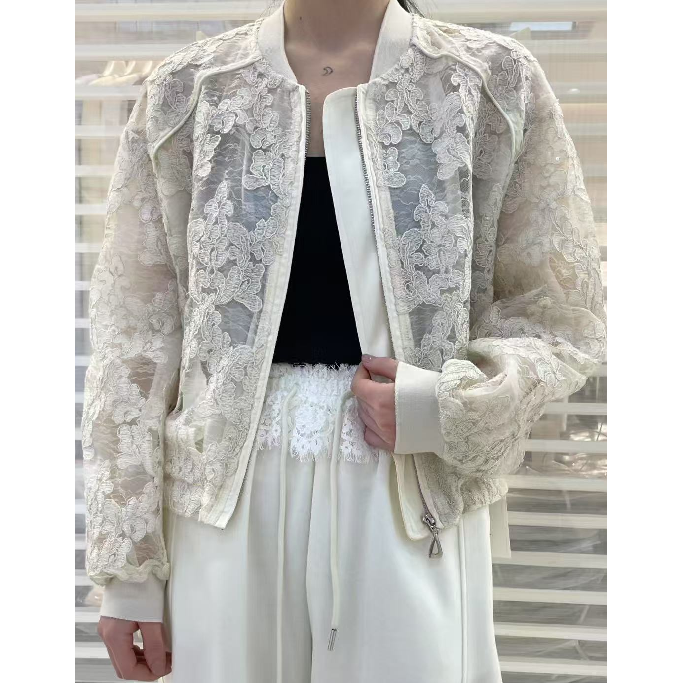 KM-2025春季新款时尚洋气显瘦蕾丝提花短外套2550