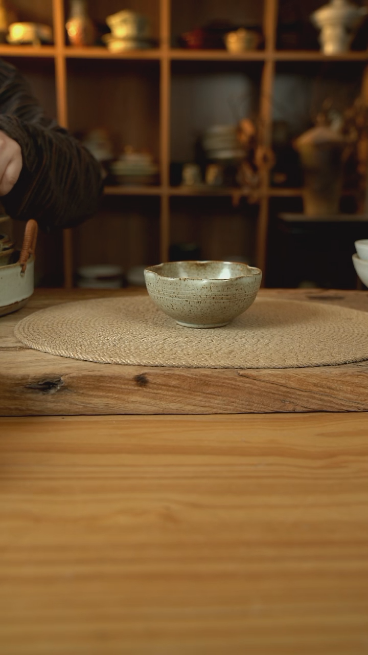 福利奶奶系列的5英寸手捏花边茶碗1个